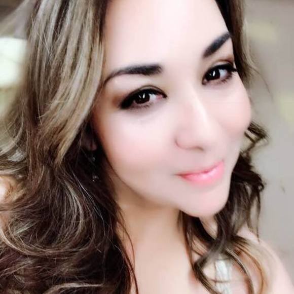 Meet your Posher, Claudia - Picture 1 of 1